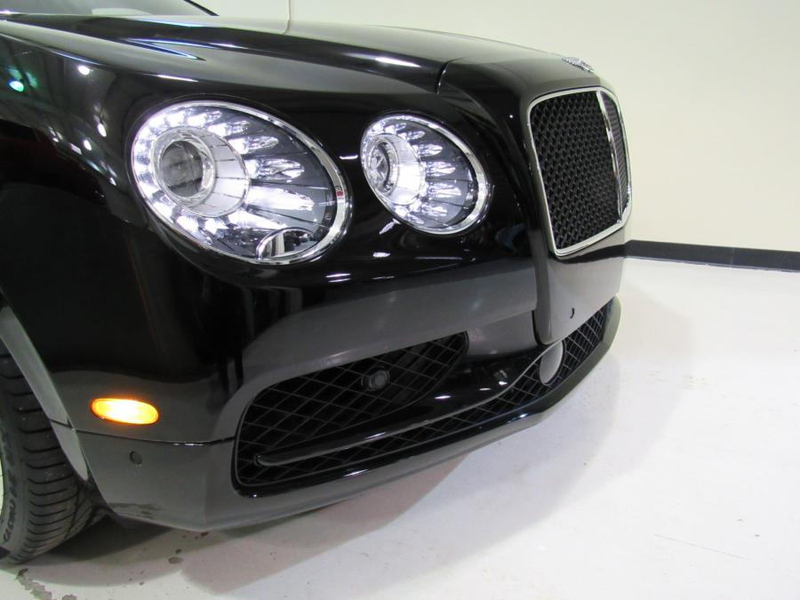 Детали экстерьера Bentley Flying Spur V8 S 2017 года  (фото 18 из 154)